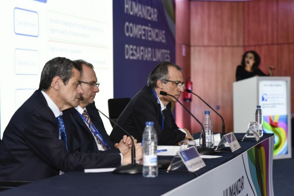 Dist&uacute;rbios do pavimento p&eacute;lvico em discuss&atilde;o multidisciplinar